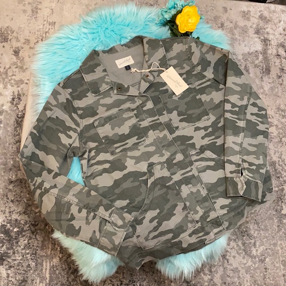 PRICE IS FIRM! NEW! Camo Jean Jacket Green And Gray Size Large - Picture 2 of 7